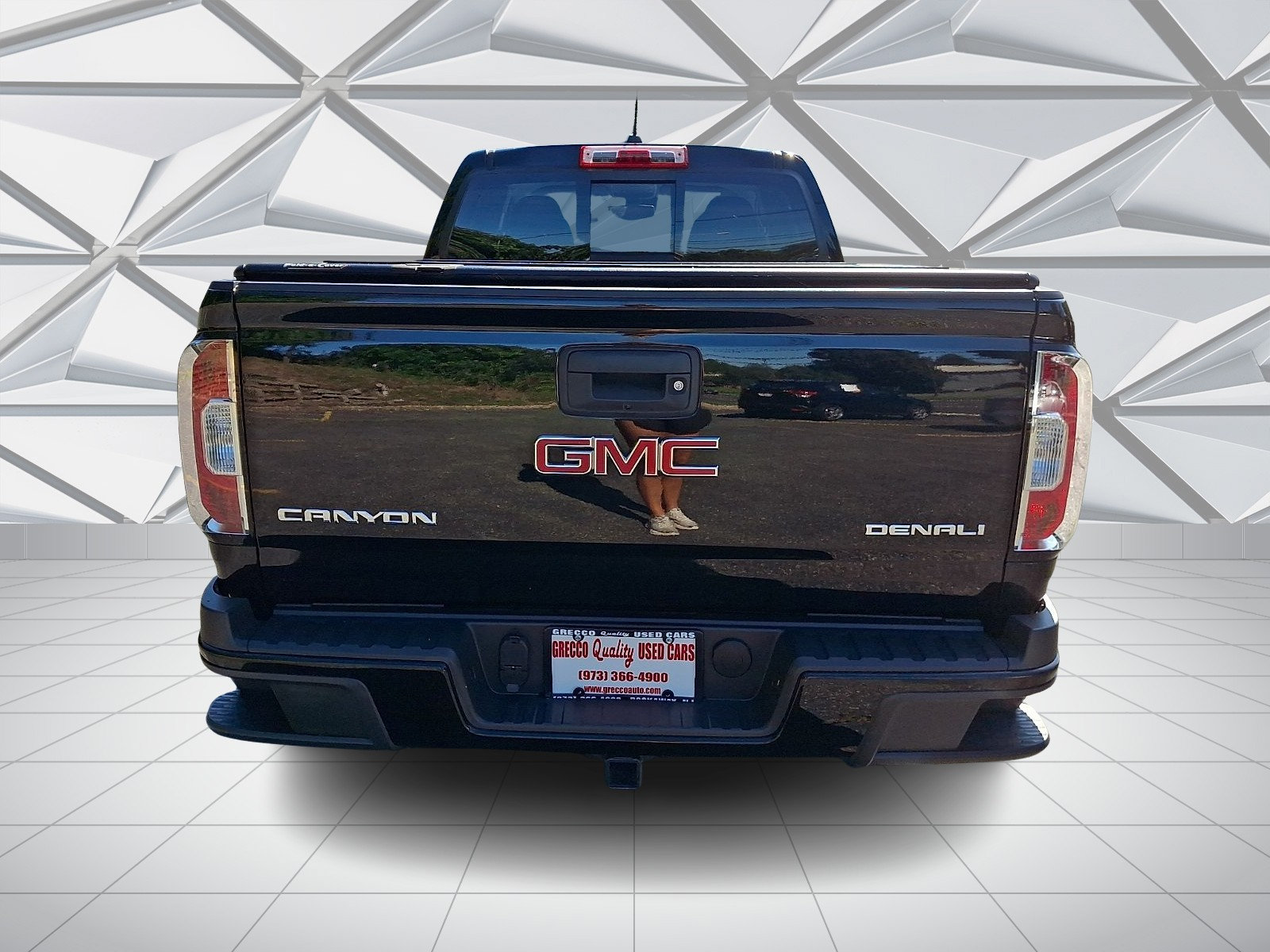 Used 2018 GMC Canyon Denali AWD/4WD image 9