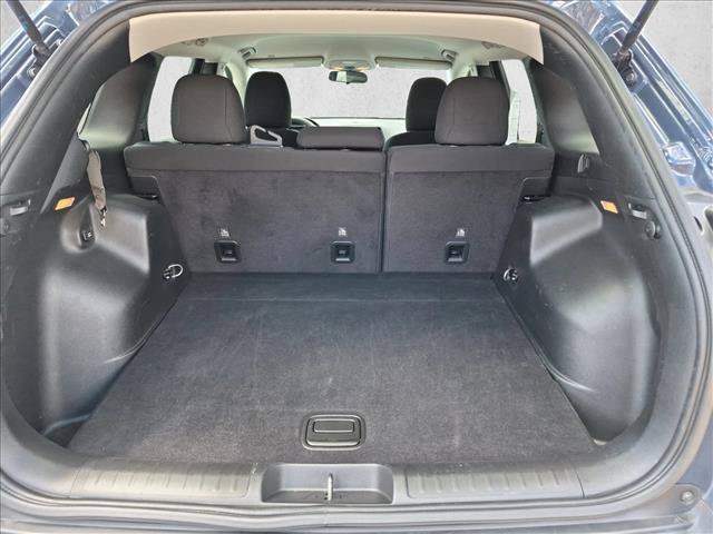 Used 2019 Jeep Cherokee Latitude w/ Popular Appearance Group FWD image 6
