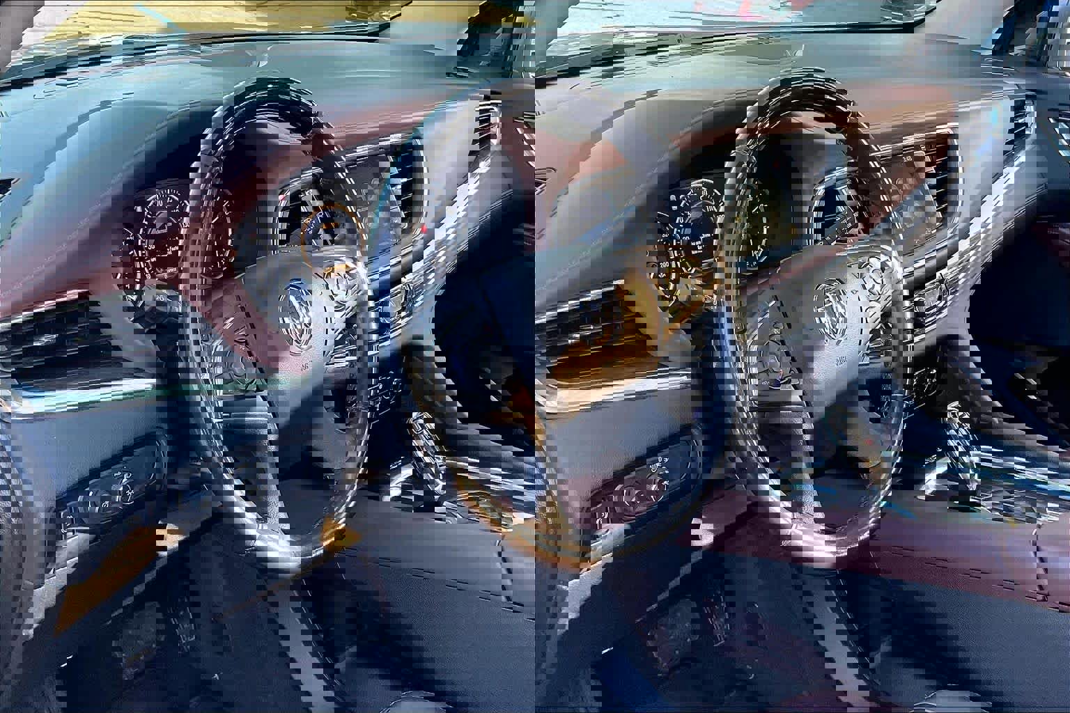 Used 2018 Buick Enclave Avenir w/ Avenir Technology Package image 16