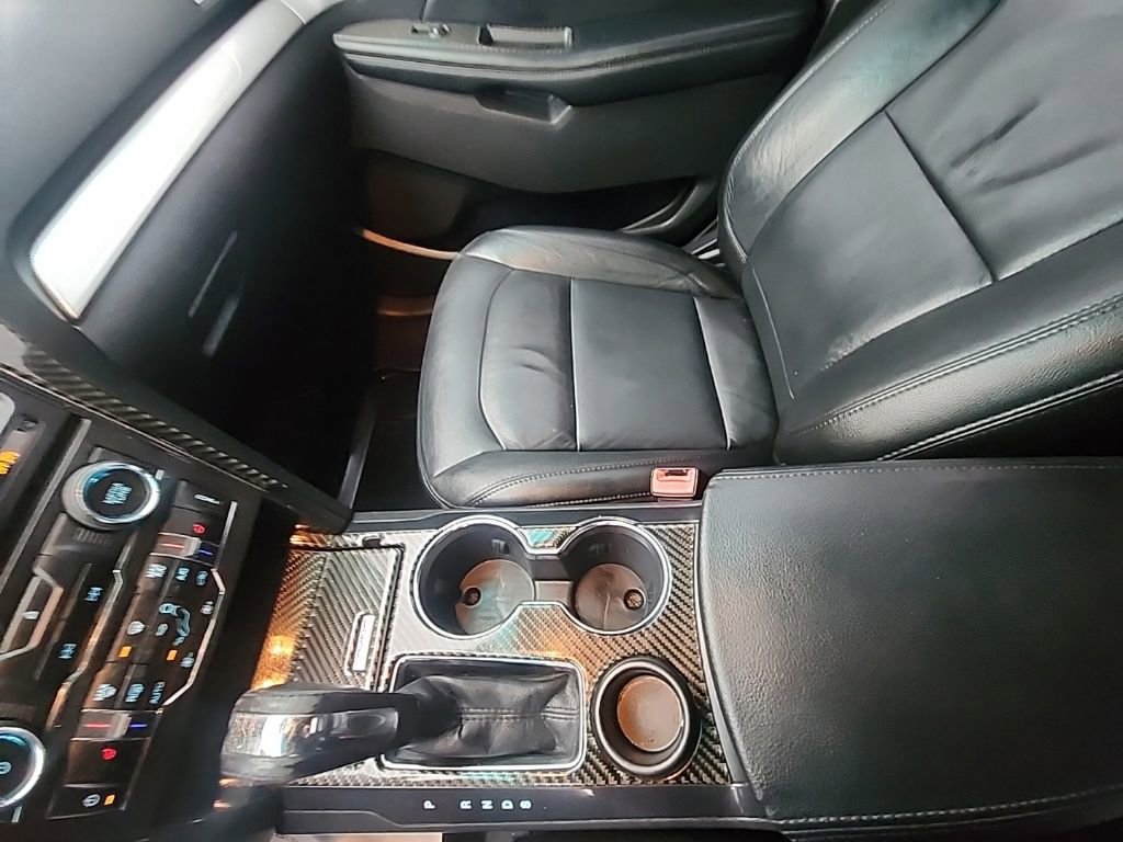 Used 2017 Ford Explorer XLT w/ Equipment Group 202A image 21