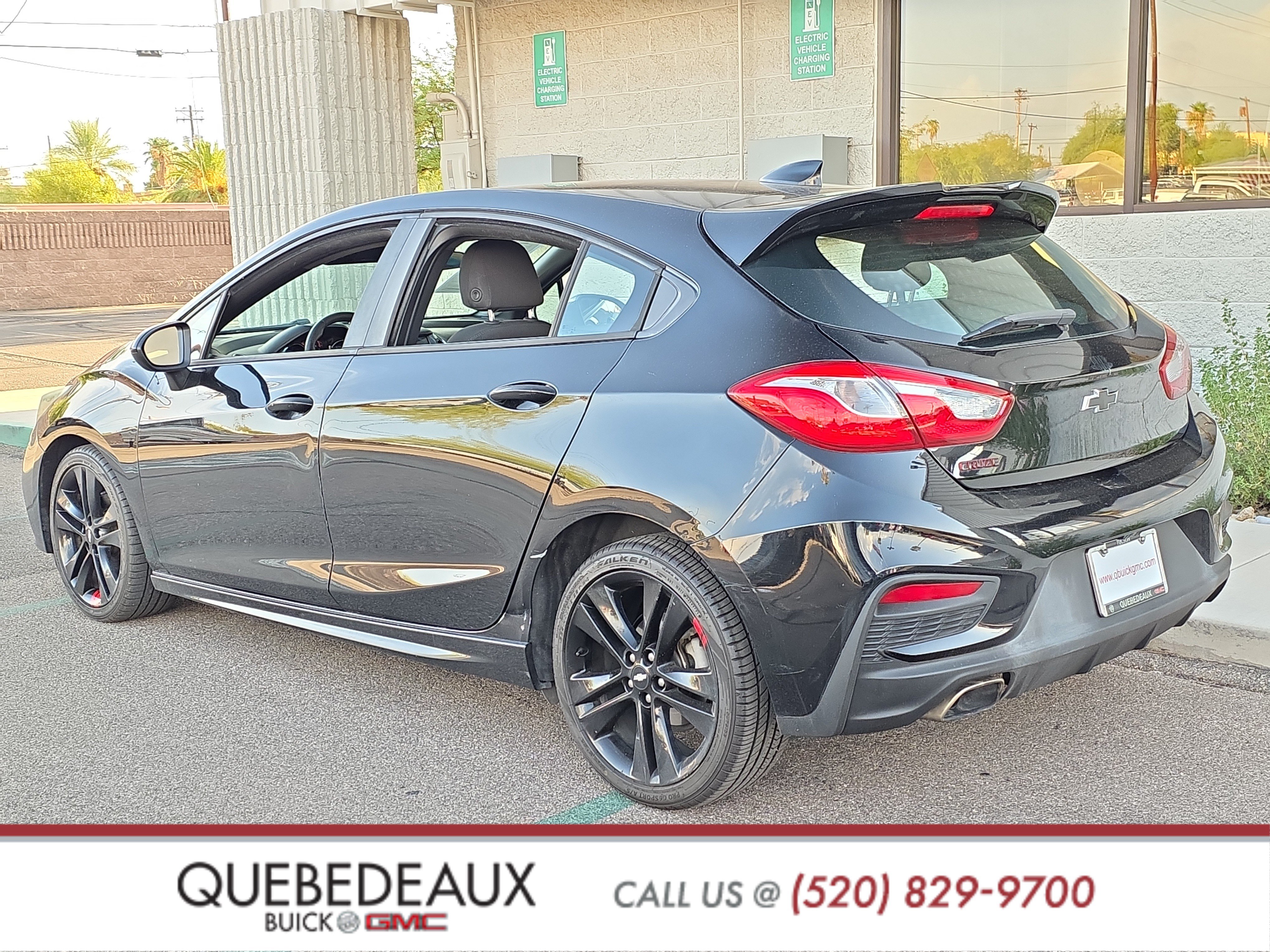 Used 2018 Chevrolet Cruze LT w/ Redline Edition FWD image 5