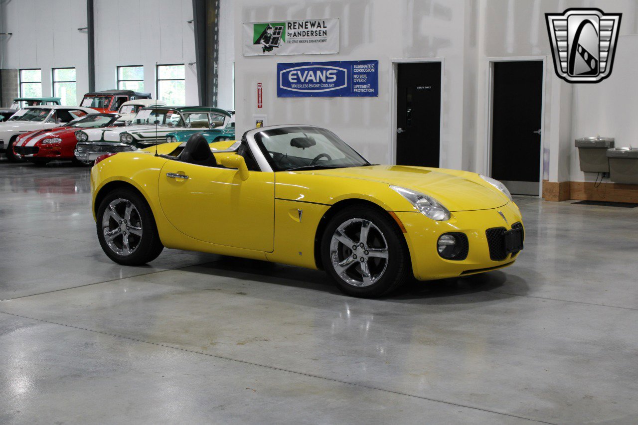 Used 2008 Pontiac Solstice GXP w/ Premium Package image 5
