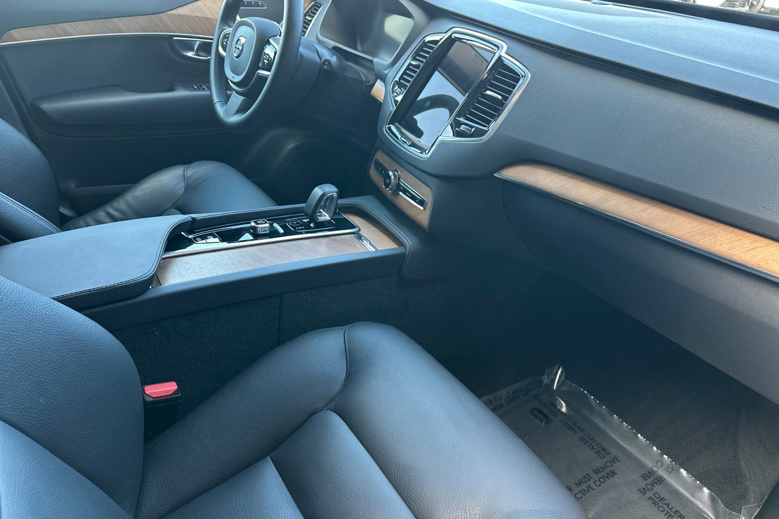 Certified 2025 Volvo XC90 B6 Plus image 19