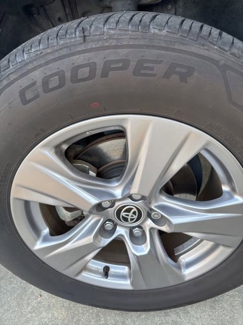 Used 2022 Toyota RAV4 XLE image 22