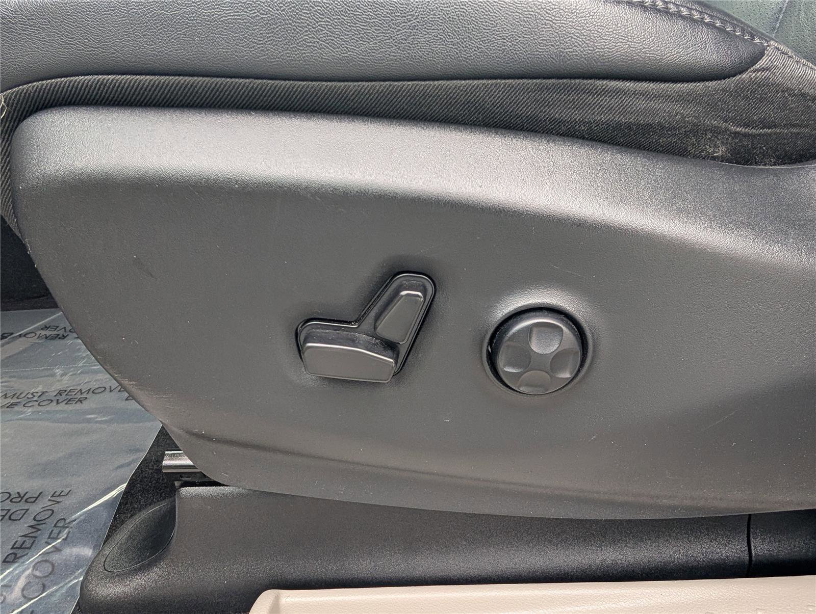 Used 2024 Chrysler Pacifica Touring-L image 20