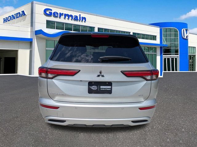 Used 2023 Mitsubishi Outlander SEL FWD image 6