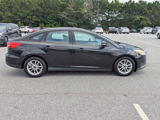 Used 2015 Ford Focus SE FWD image 4