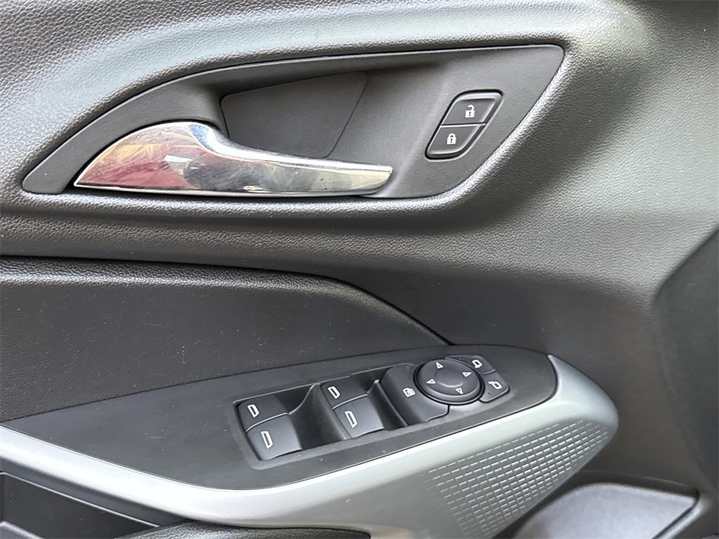 Used 2024 Chevrolet Trax RS w/ Driver Confidence Package image 30