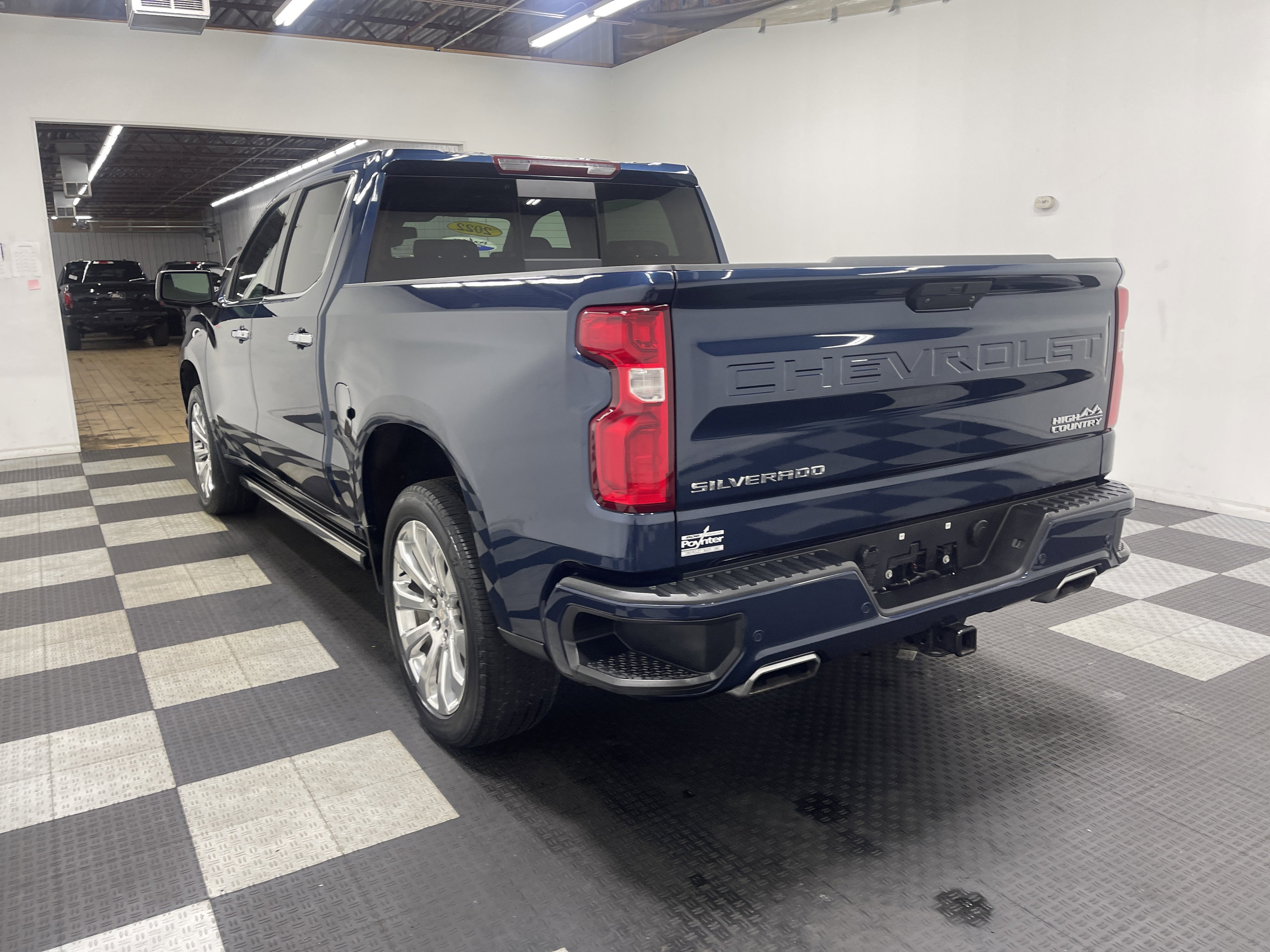 Used 2022 Chevrolet Silverado 1500 High Country image 2