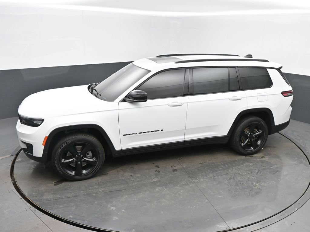 Used 2023 Jeep Grand Cherokee L Altitude image 41
