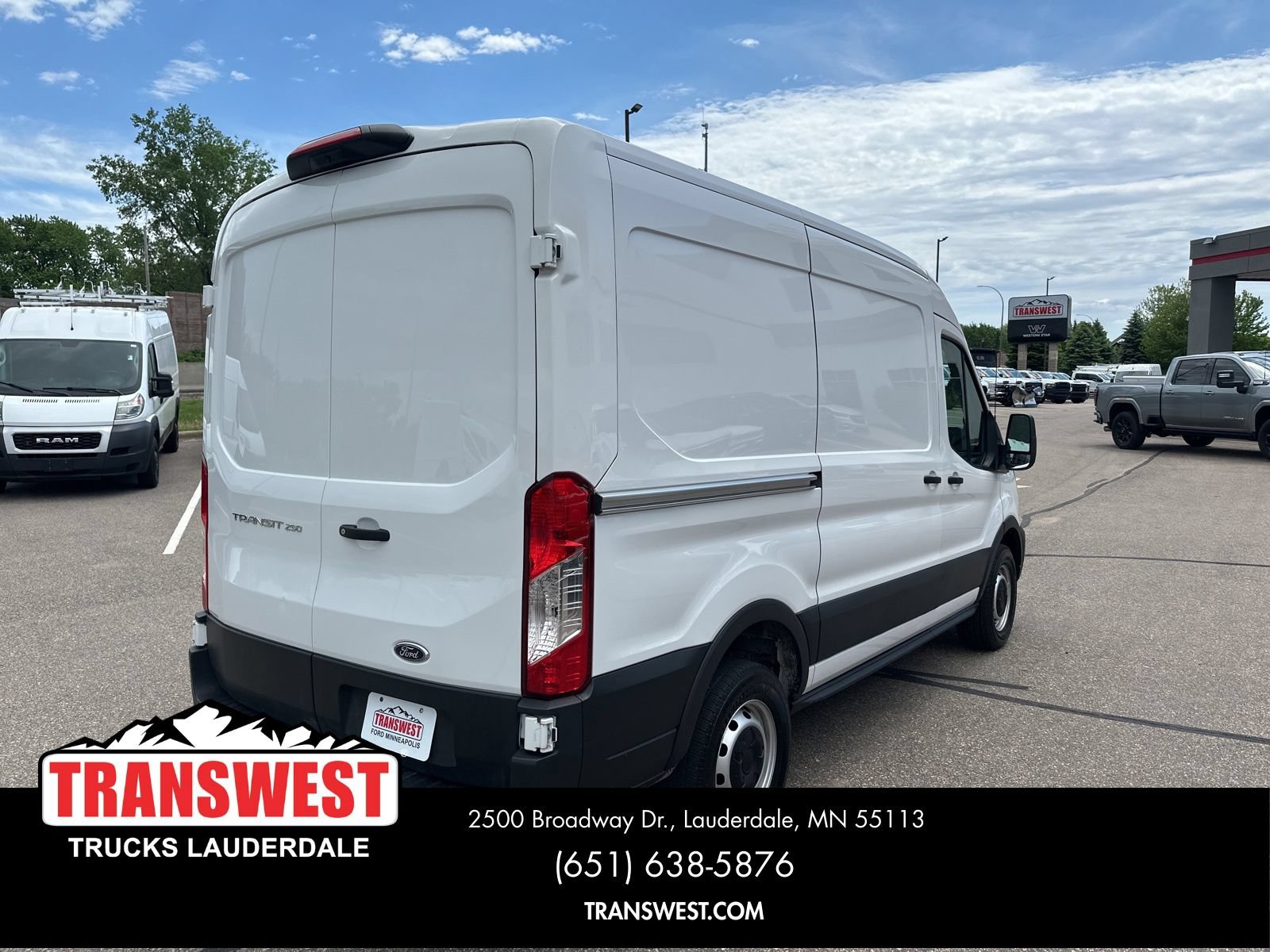 Used 2023 Ford Transit 250 Medium Roof w/ Load Area Protection Package RWD image 4