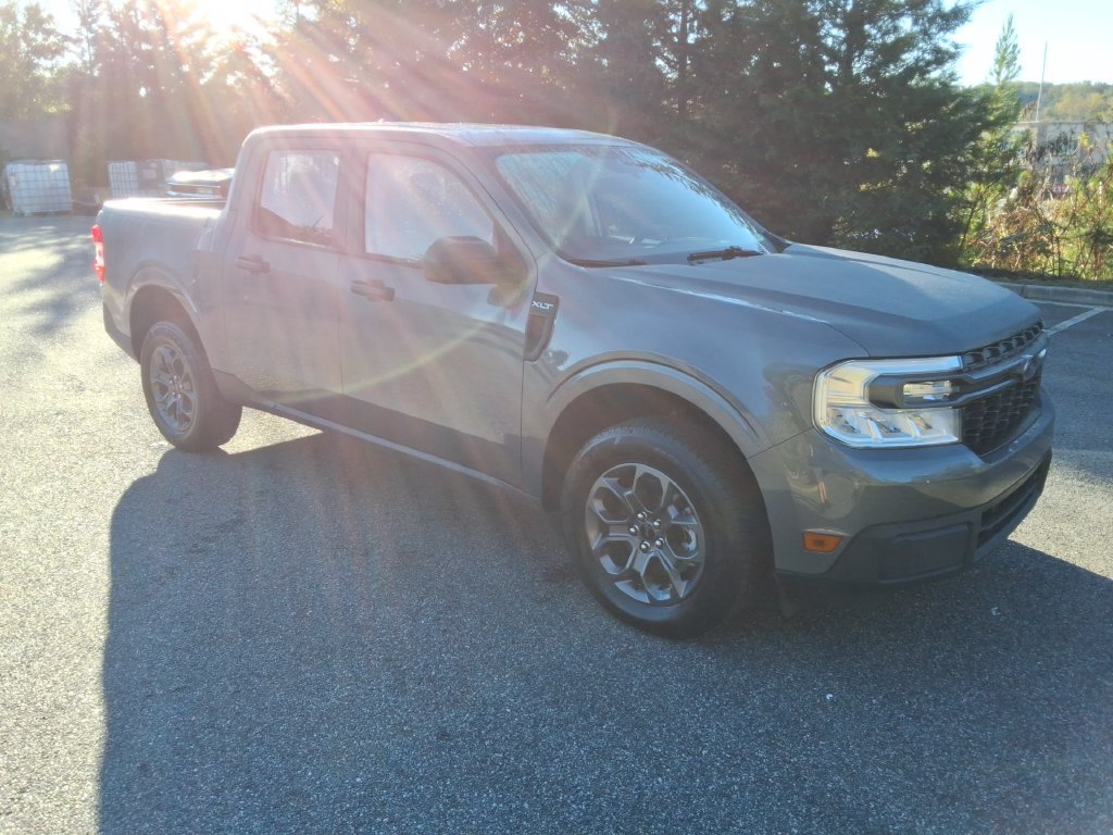 Used 2023 Ford Maverick XLT FWD image 3