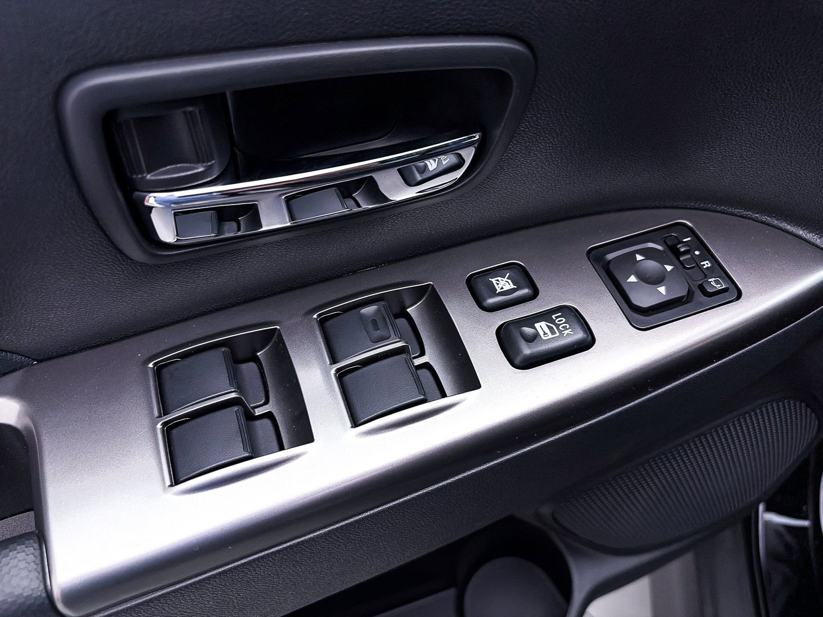 New 2026 Mitsubishi Outlander Sport SEL AWD/4WD image 8