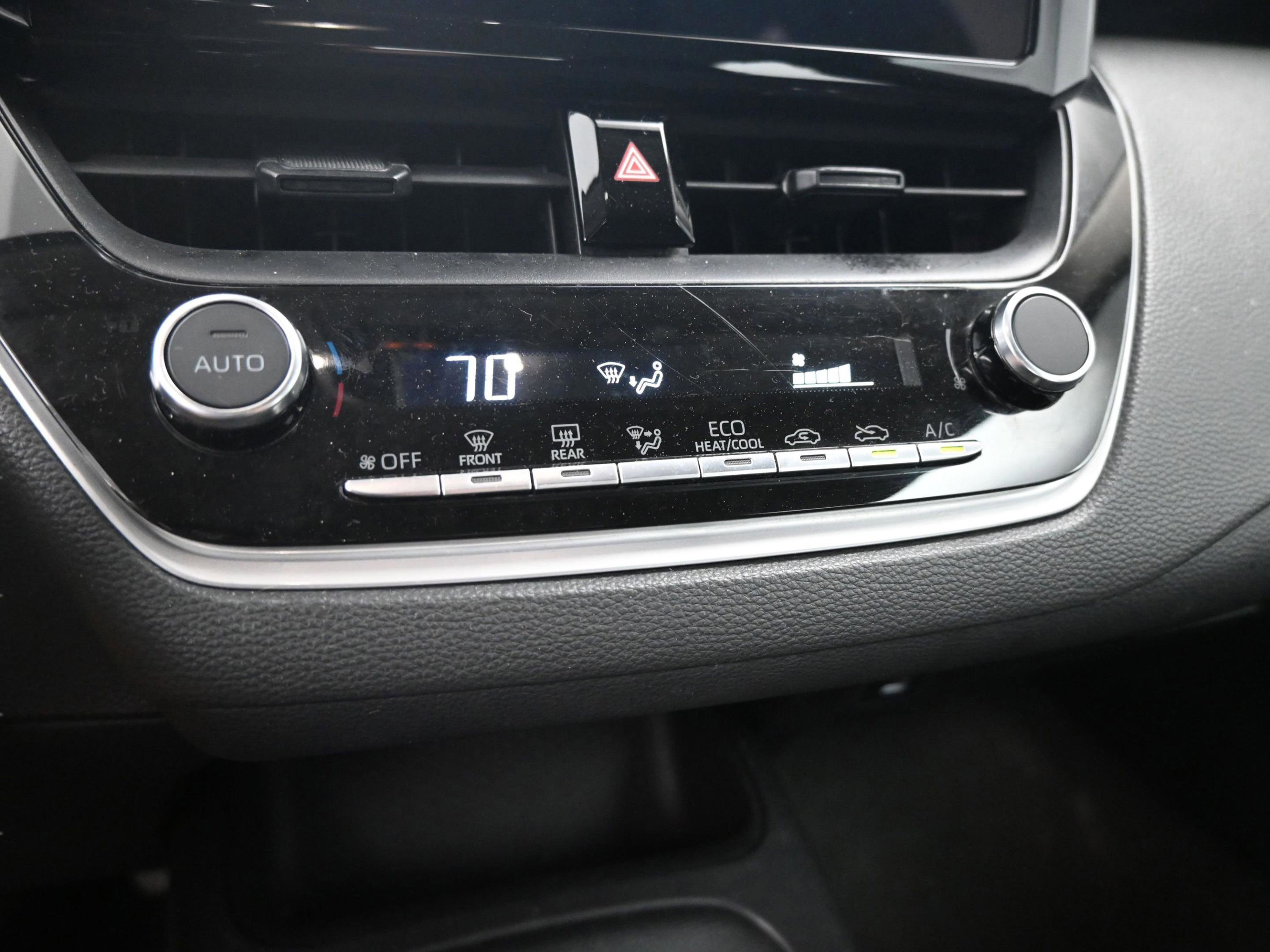 Certified 2024 Toyota Corolla LE image 30
