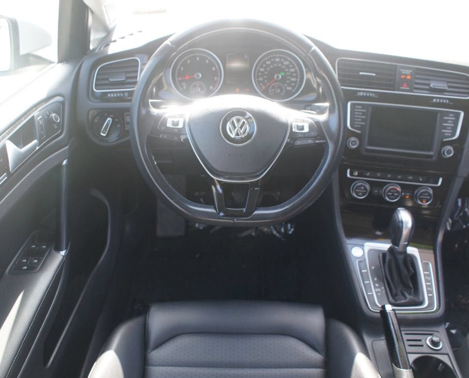 Used 2017 Volkswagen Golf SE FWD image 5