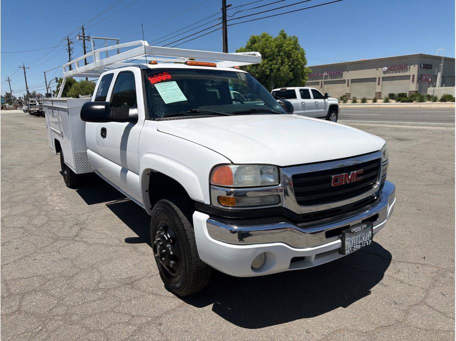 Used 2005 GMC Sierra 3500 SLE w/ Heavy-Duty Power Package RWD image 3