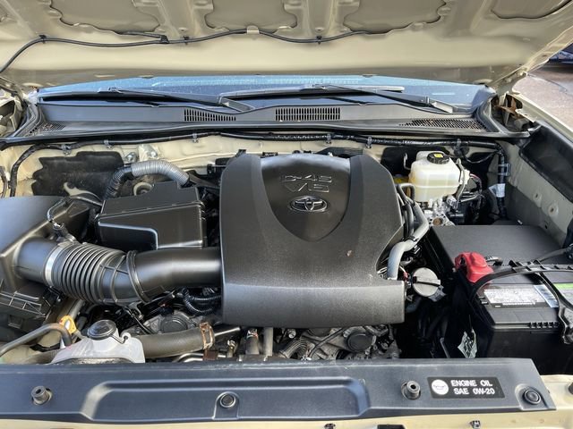 Certified 2017 Toyota Tacoma TRD Off-Road w/ Tow Package (A/T) image 11