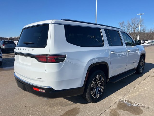 Used 2024 Jeep Wagoneer L Series II w/ Flexible Seating Group image 3