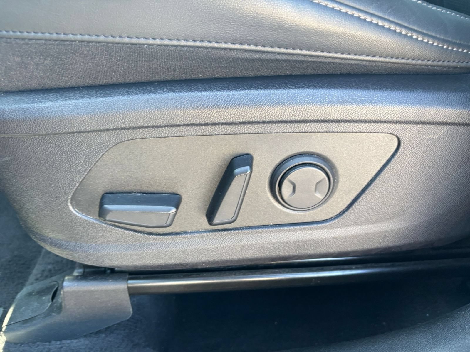 Used 2024 Kia Sorento S FWD image 23