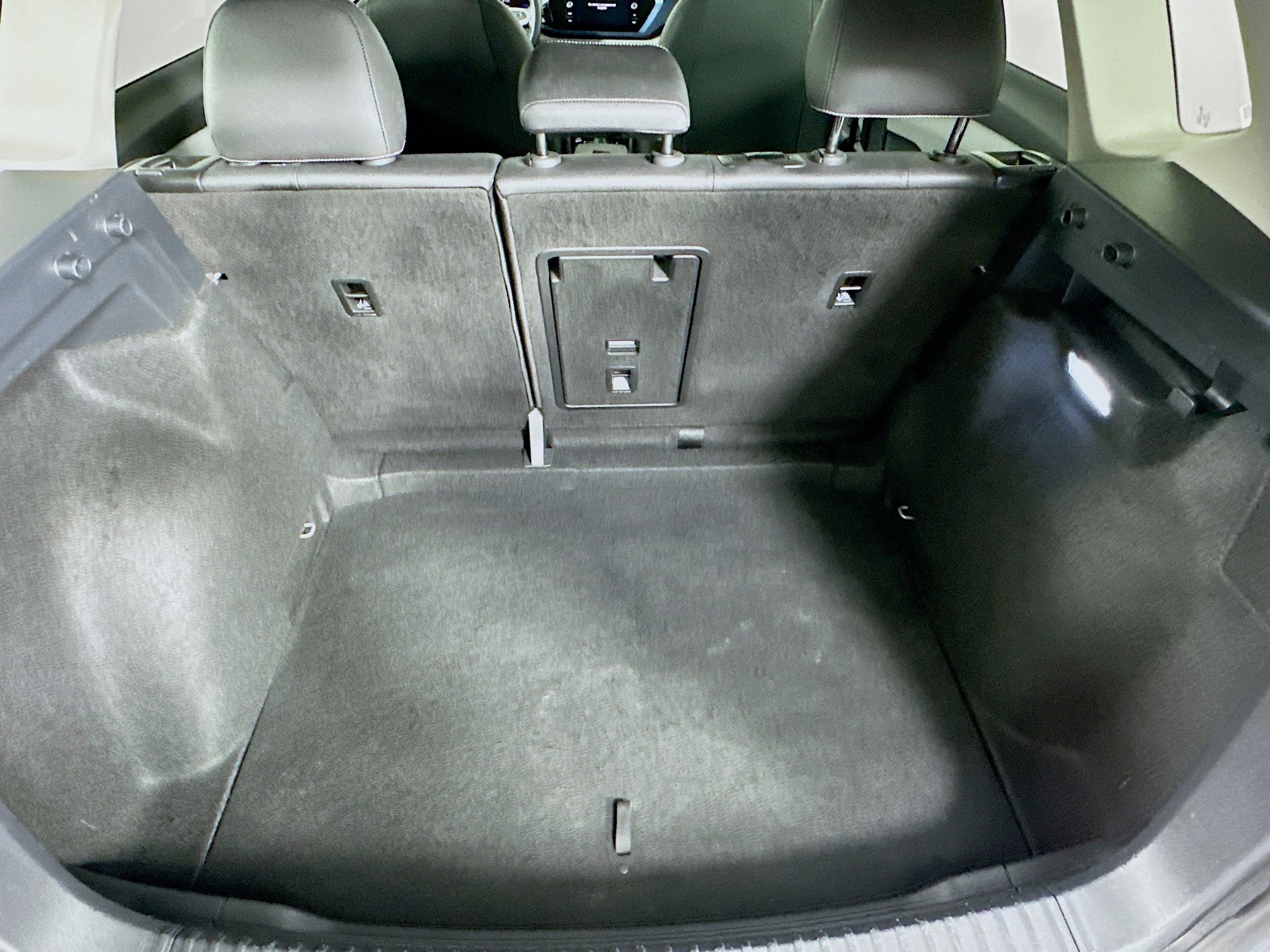 Used 2024 Volkswagen Taos SE image 30