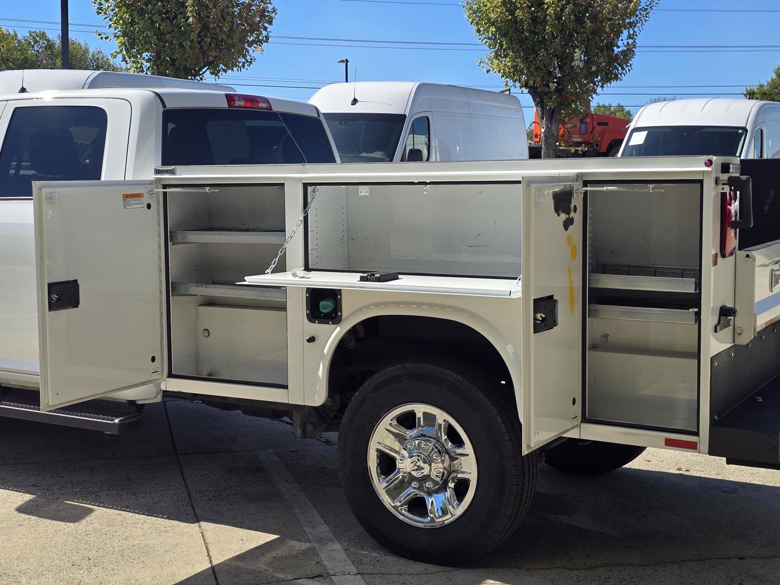 Used 2024 RAM 2500 Tradesman w/ Chrome Appearance Group image 21