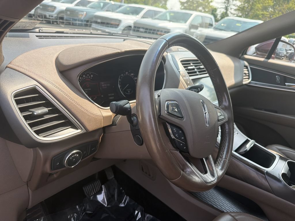 Used 2017 Lincoln MKX Reserve w/ Lincoln MKX Climate Package AWD/4WD image 20