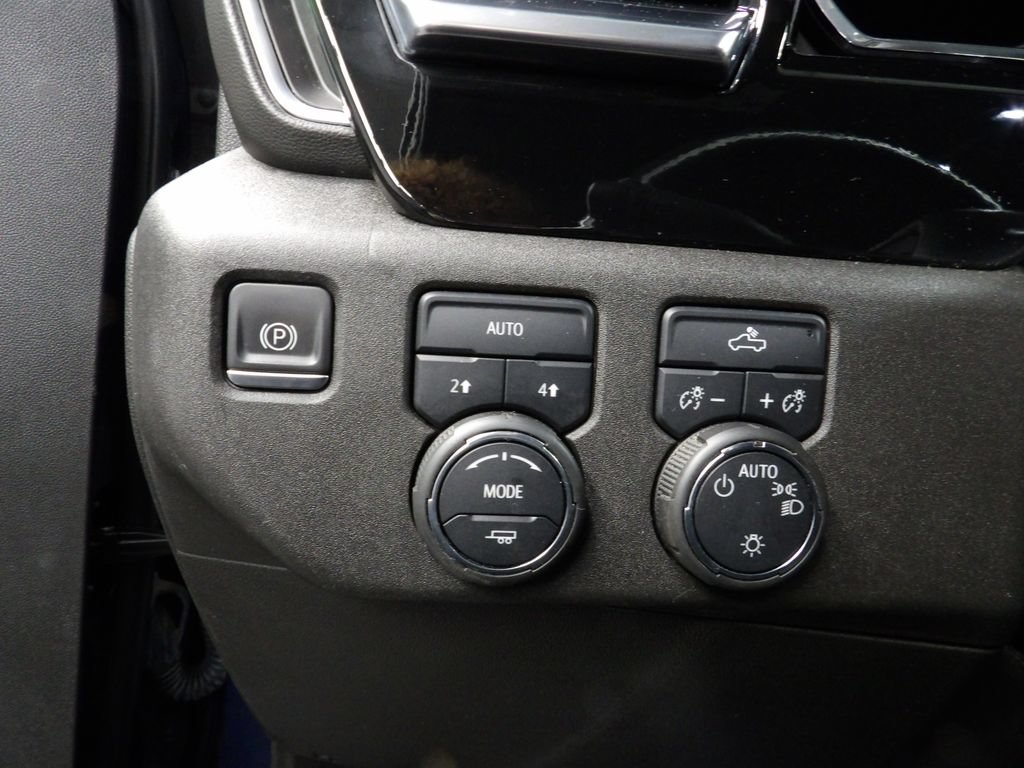 Used 2022 Chevrolet Silverado 1500 LT AWD/4WD image 43