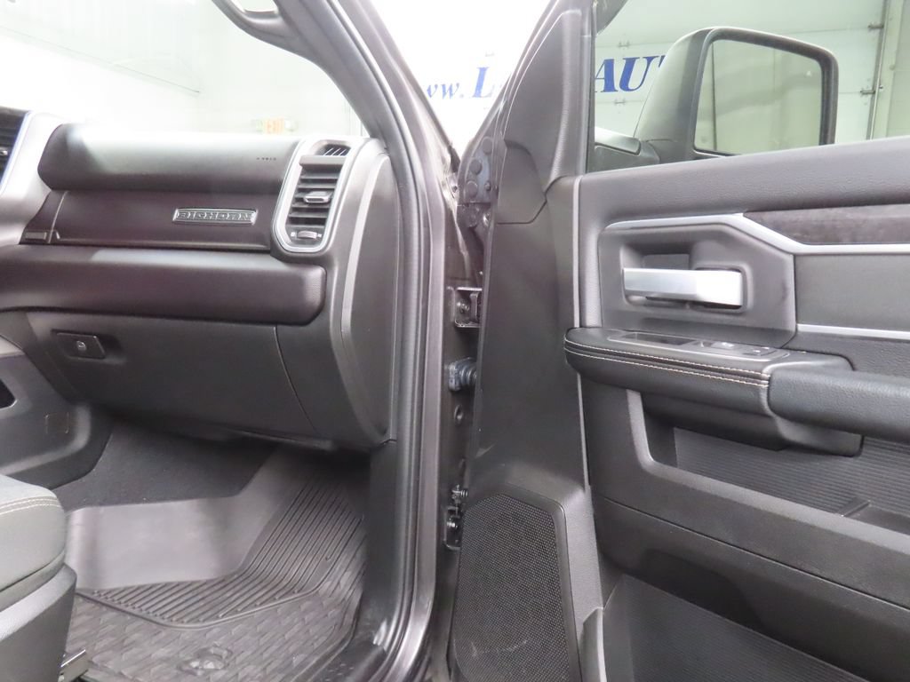 Used 2024 RAM 2500 Big Horn w/ Night Edition AWD/4WD image 25