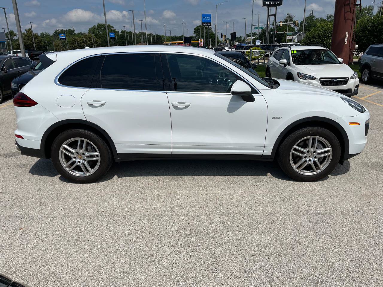 Used 2015 Porsche Cayenne Diesel AWD/4WD image 6