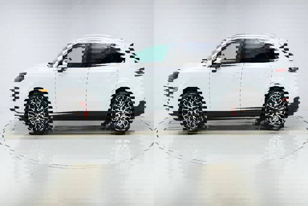 New 2026 Porsche Cayenne S image 2