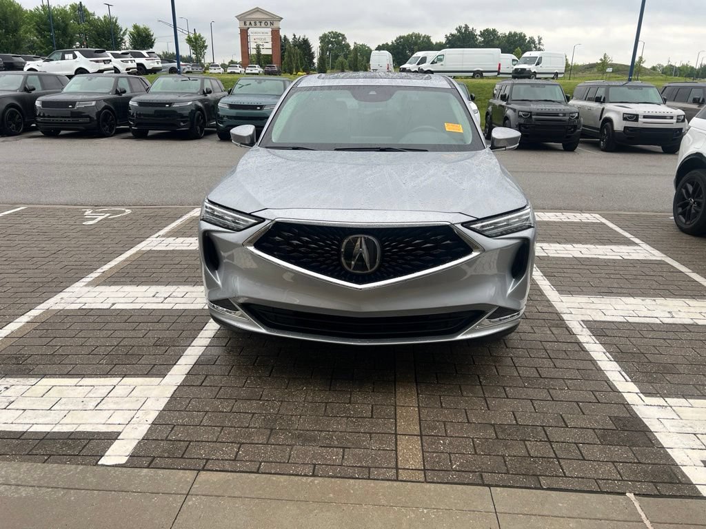 Used 2024 Acura MDX SH-AWD image 2