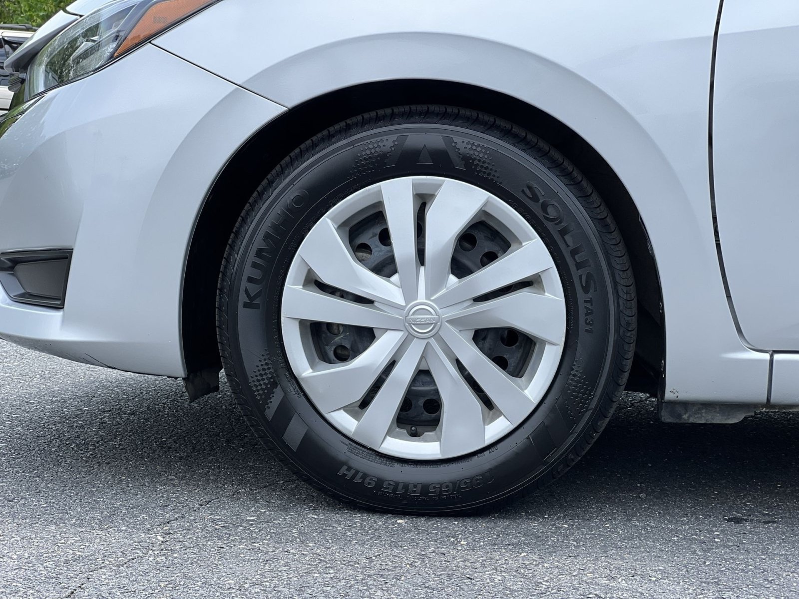 Used 2025 Nissan Versa S FWD image 11