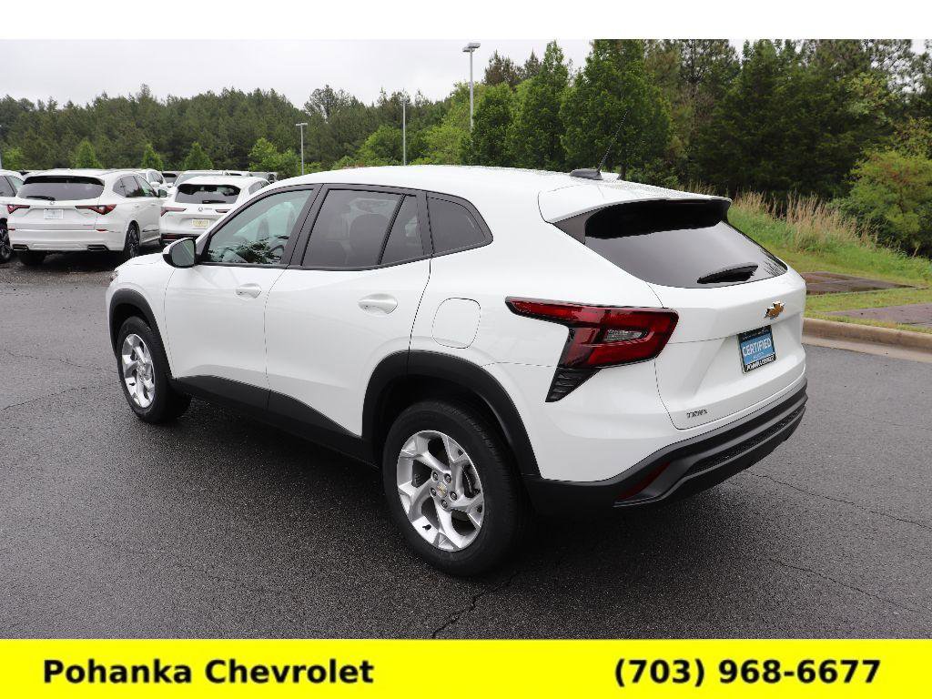 Used 2024 Chevrolet Trax LS w/ LS Convenience Package FWD image 5