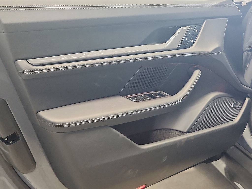 New 2026 Porsche Taycan AWD/4WD image 13