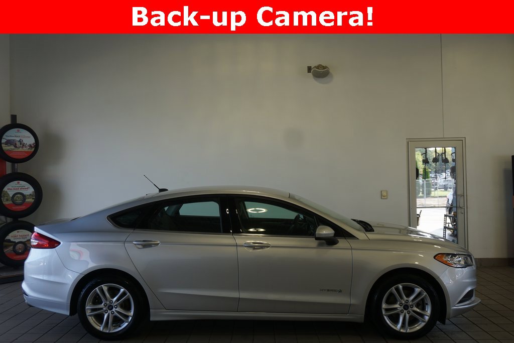 Used 2018 Ford Fusion S image 2