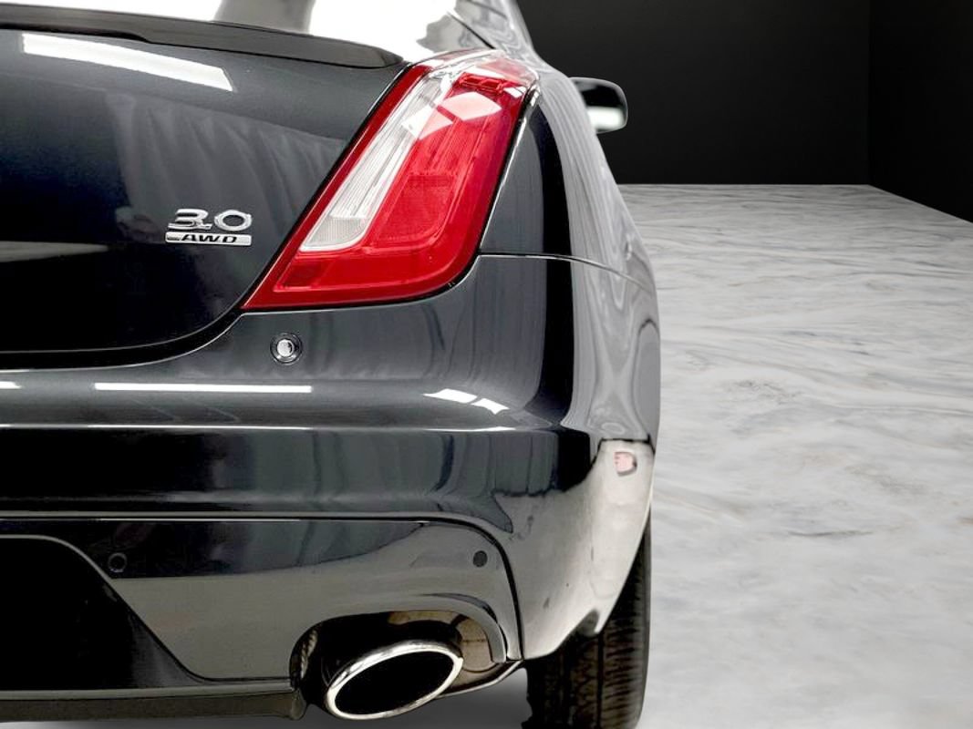 Used 2016 Jaguar XJ R-Sport AWD/4WD image 41