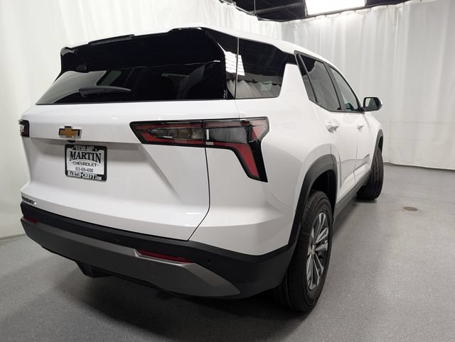 New 2027 Chevrolet Equinox LT FWD image 3