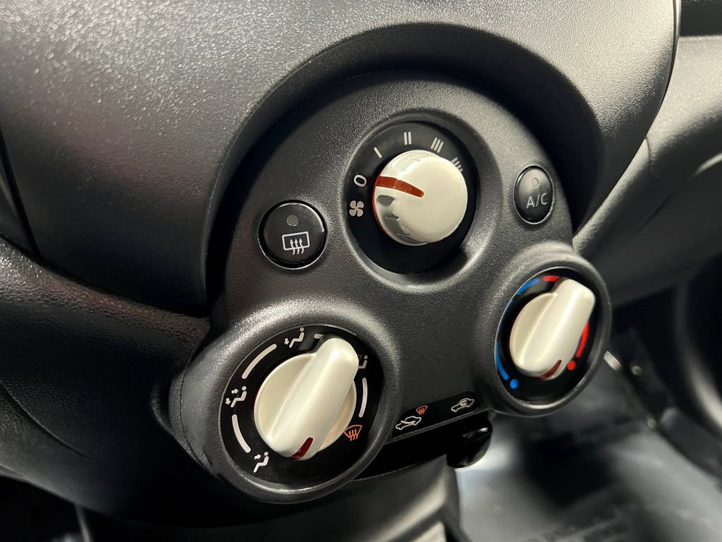 Used 2014 Nissan Versa S FWD image 23