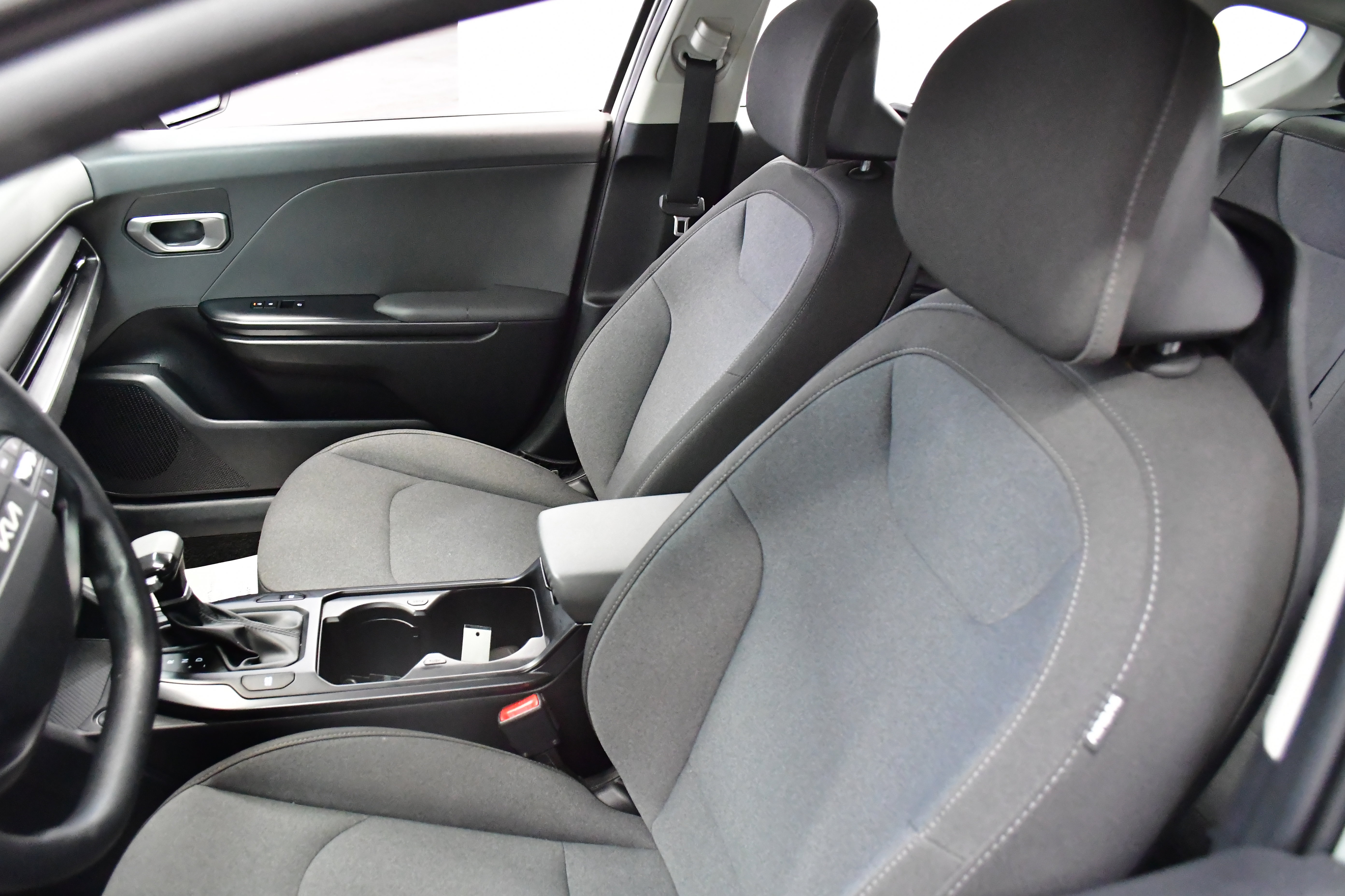 Used 2025 Kia K4 FWD image 9
