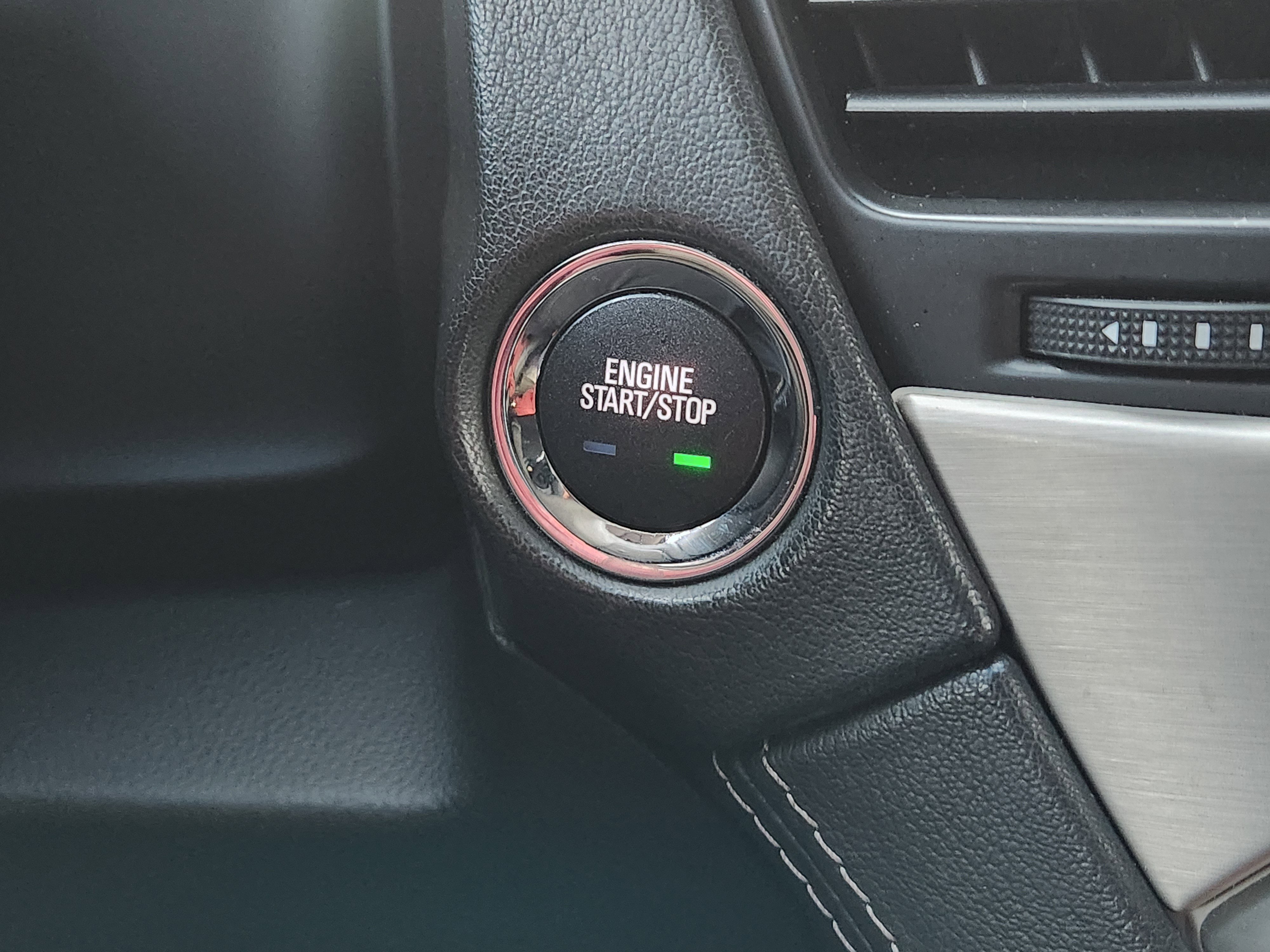 Used 2017 GMC Yukon Denali w/ Open Road Package image 21