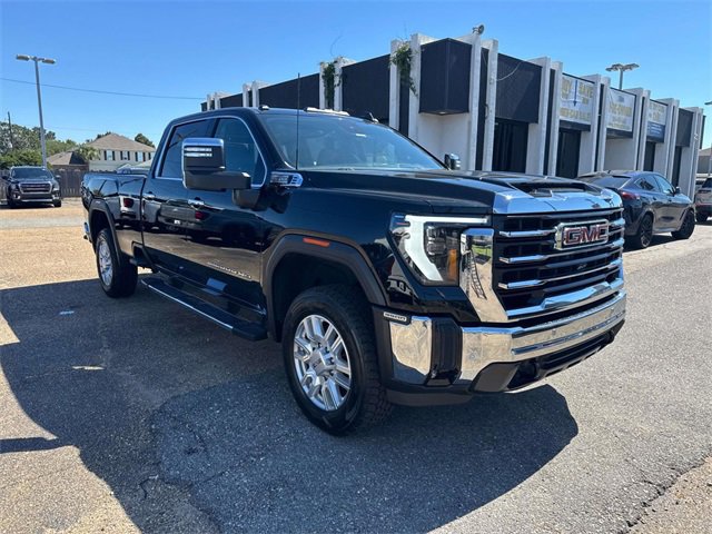 Used 2024 GMC Sierra 3500 SLT w/ SLT Premium Package image 4