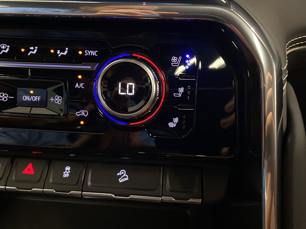 New 2025 GMC Sierra 3500 Denali Ultimate image 32