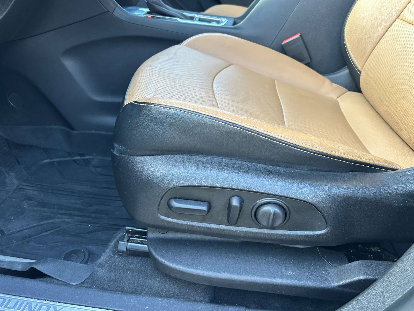 Used 2020 Chevrolet Equinox Premier FWD image 18