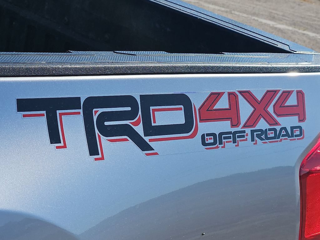 Used 2017 Toyota Tacoma TRD Off-Road w/ Tow Package (A/T) AWD/4WD image 10