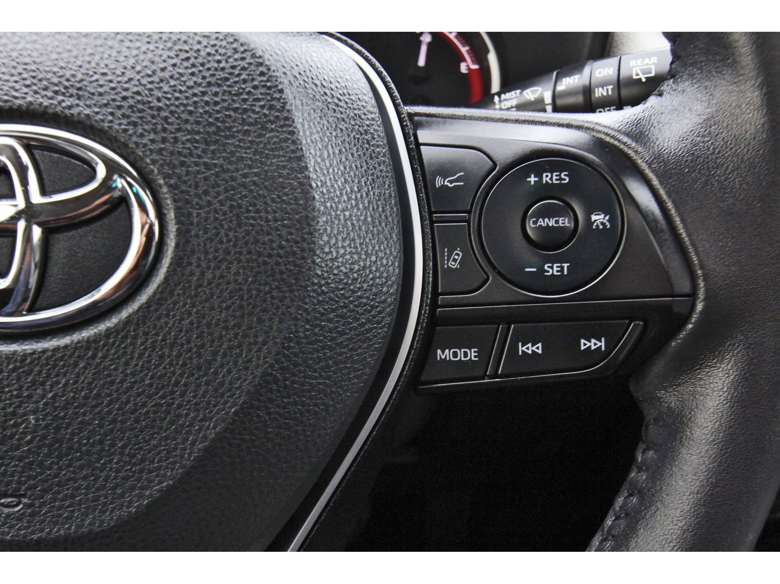Used 2023 Toyota RAV4 XLE Premium image 19