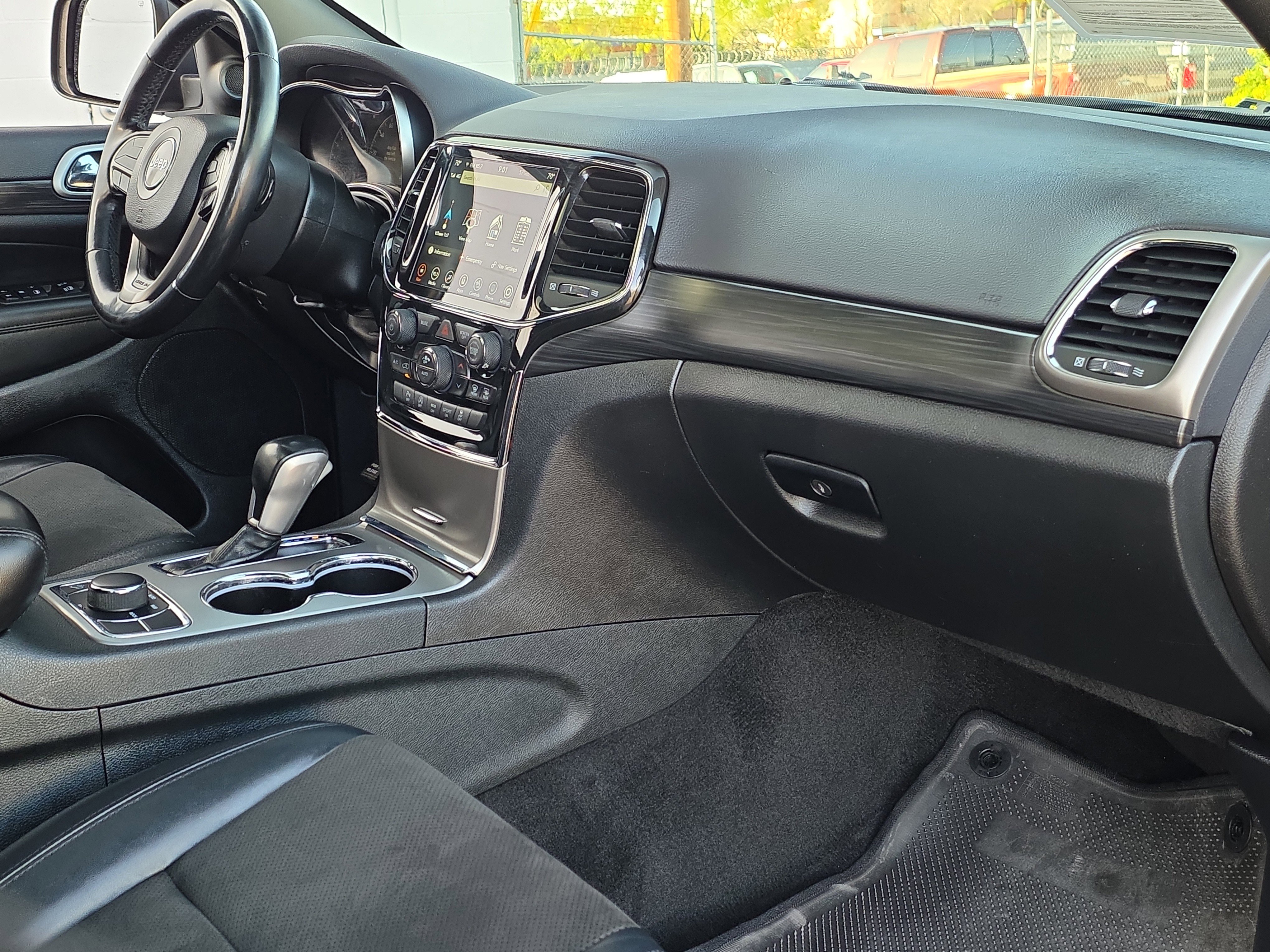 Used 2022 Jeep Grand Cherokee Laredo X image 34