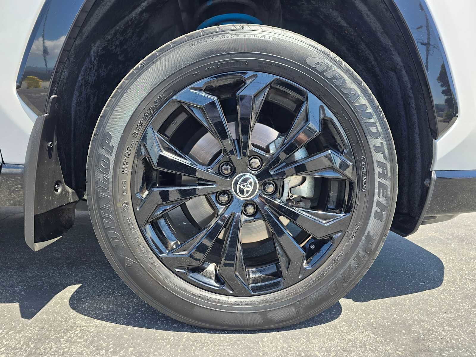 Used 2023 Toyota RAV4 SE w/ Convenience Package AWD/4WD image 9