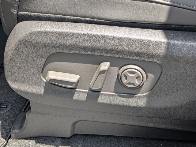 New 2026 Kia Carnival EX FWD image 23