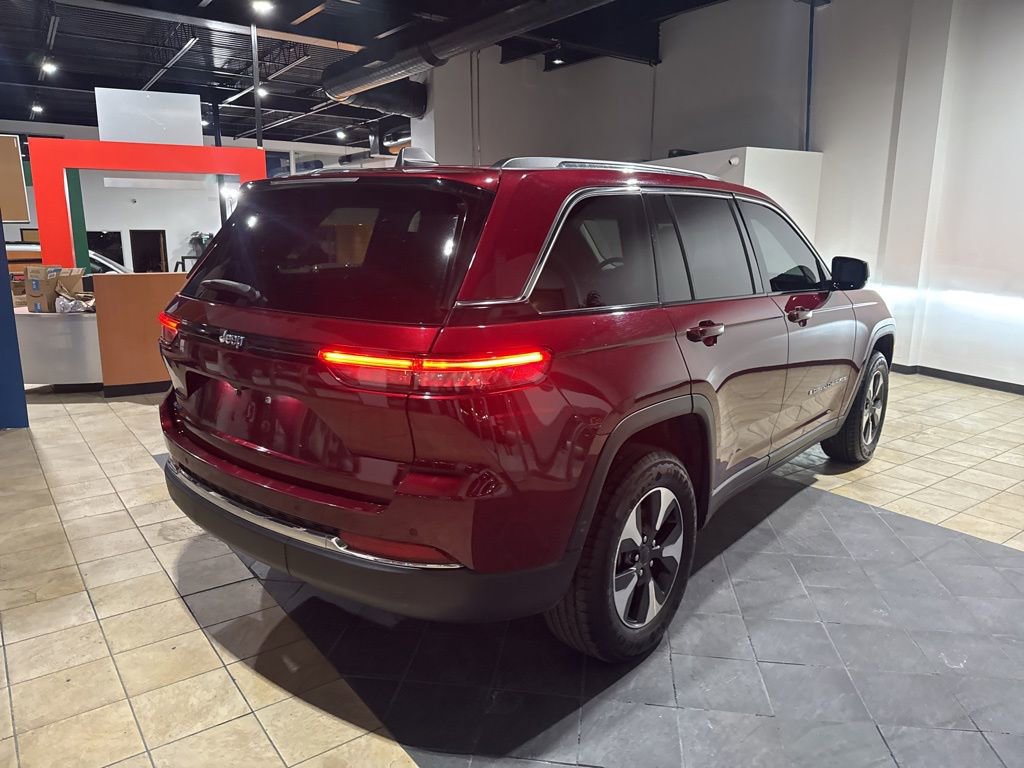 Used 2023 Jeep Grand Cherokee 4WD 4xe image 4