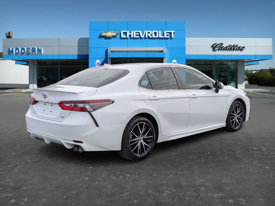 Used 2022 Toyota Camry SE image 7